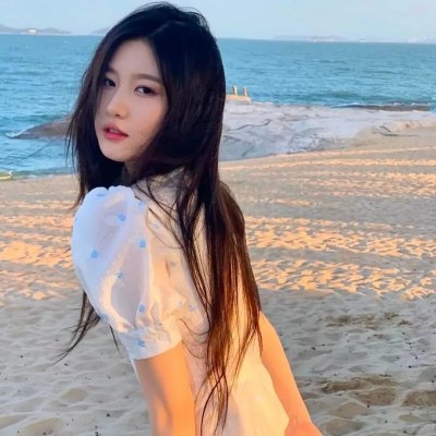 穿粉红色裤子的男孩